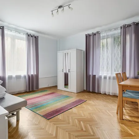 Promenada 13 Classic By Solarento * Varšava